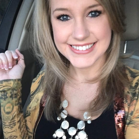 Meet your Posher - Picture 2 of 3